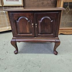Vintage ETHAN ALLEN Georgian Court Square Cherry  Side Table /  Night Stand 