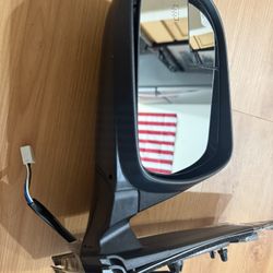 Car Side Mirror – Heated with Blind Spot Panel – Like New