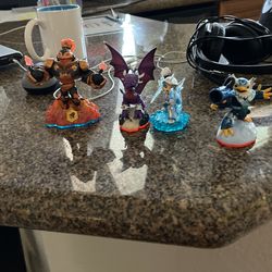 4 skylanders