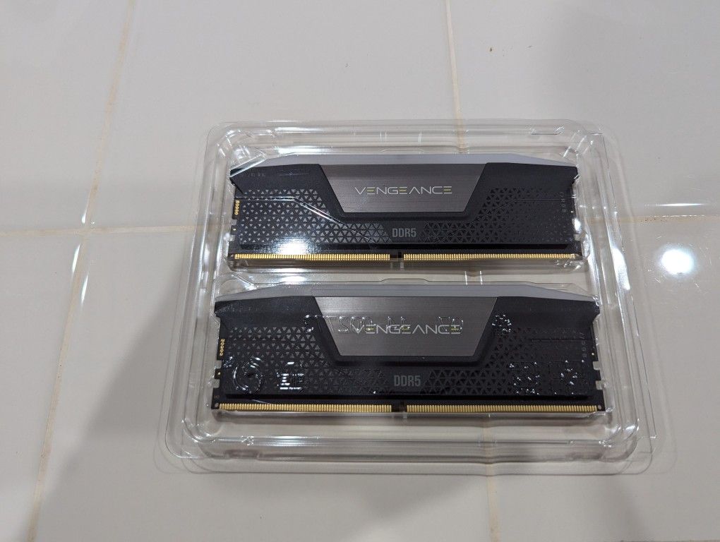 CORSAIR VENGEANCE RGB DDR5 RAM 32GB (2x16GB) 6000MHz CL40 Intel XMP iCUE Compatible Computer Memory - Black (CMH32GX5M2B6000C40)