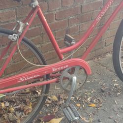 Vintage Ladies Schwinn 3 Speed Bike 
