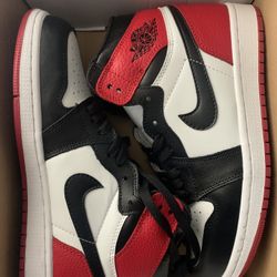 Air Jordan 1 Retro High OG Black Toe