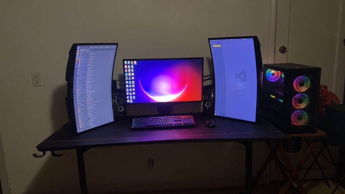 Corsair 4000D, Rtx 3070 TI, Ryzen 9 5900x. 1tb Ssd. 4tb HDD, 32 gigs Ddr4 Ram.