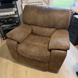 Brown Recliner - great condition- super comfortable