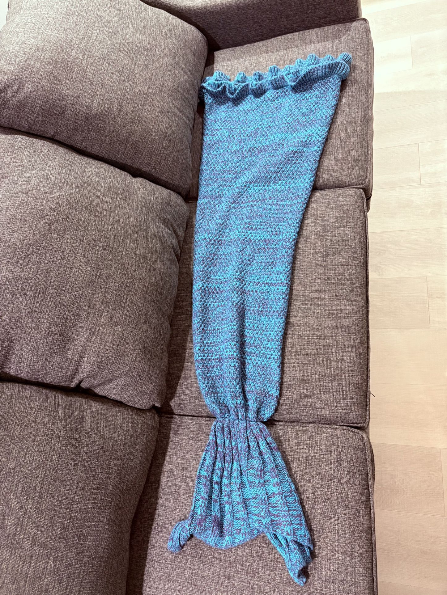 🧜‍♀️ Knitted Mermaid Tail Blanket – Aqua Blue & Purple Mix