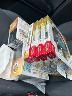 Pokémon 30th anniversary ETB‘s, poster collections everything