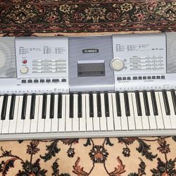 Yamaha PSR-293 Portable 61 Key Digital Keyboard 