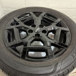 OEM Kia Carnival SX Wheels + Tires – Goodyear – Like New