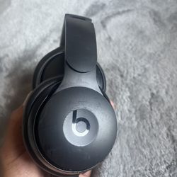 Beats Solo Pro 