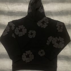 Mono Cotton Wreath Sweatshir