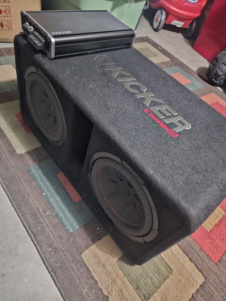 10in Kicker Comp Subs And Cxa 660.5amp