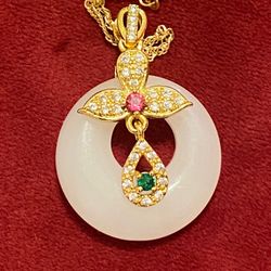 White Jade Elegant Pendant Necklace 