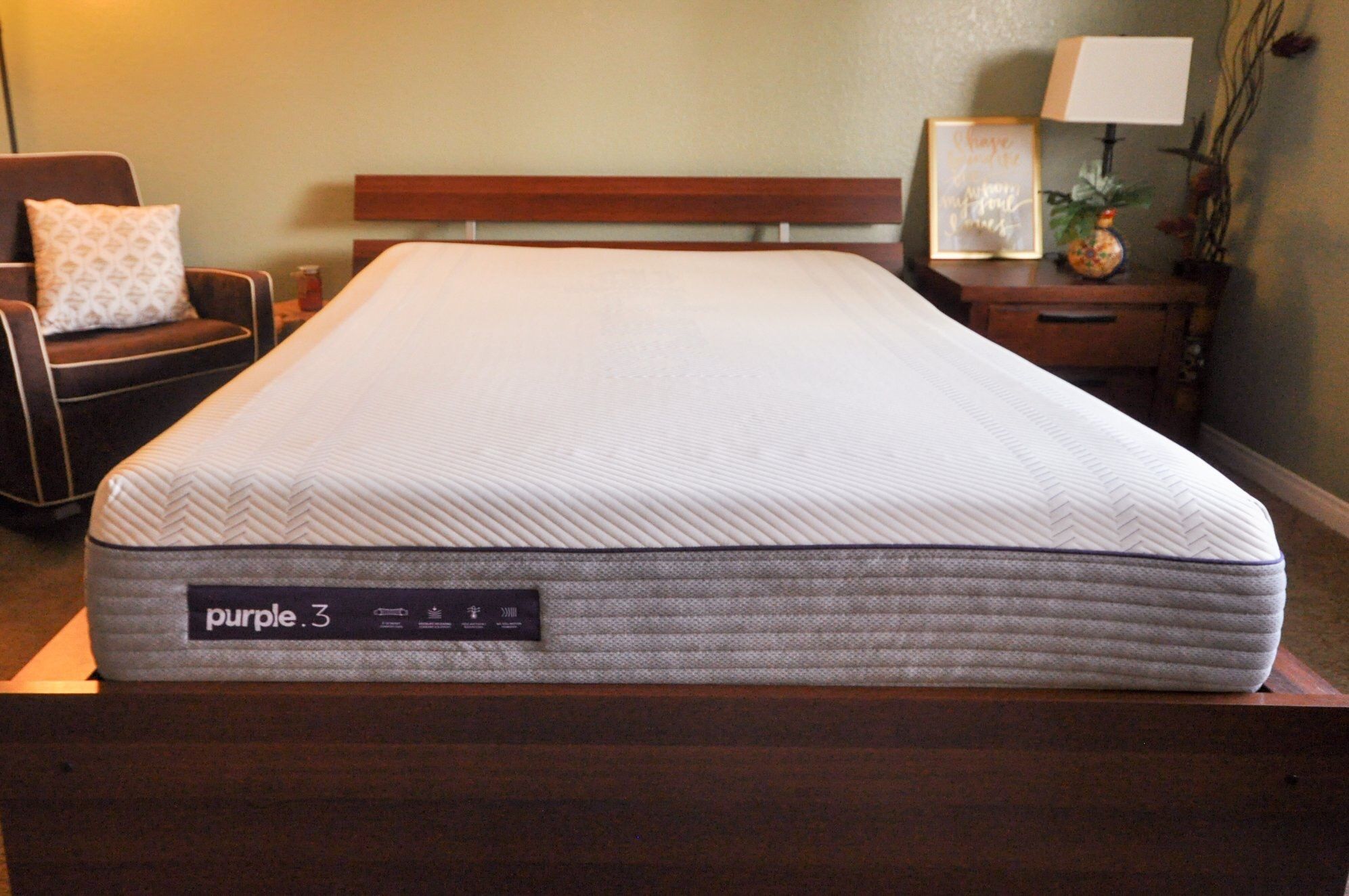 Like New Queen Purple Hybrid .3 Mattress for Sale in Gig Harbor, WA