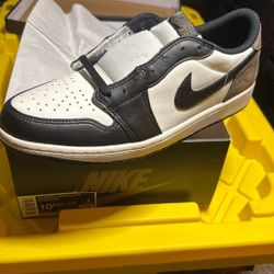Jordan 1 Low OG Mocha DS size 10.5M 
