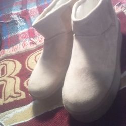 Women's Tan Boots Size 8