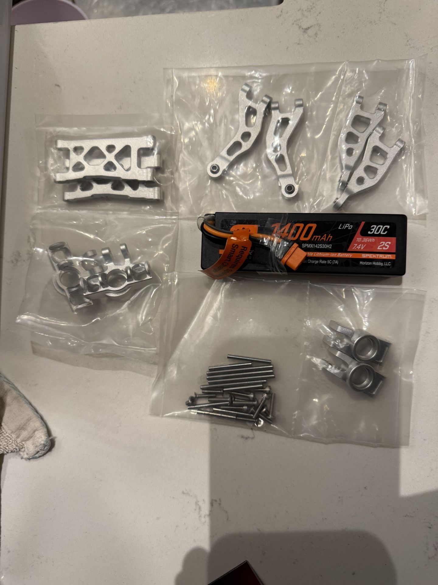 Front Rear Suspension Arm Set Aluminum Swing Arms and Hub Set for ARRMA Mojave GROM LOSI Nascar 1/12 1/16 RC Truck Racecar Upgrade Parts Replace ARA33