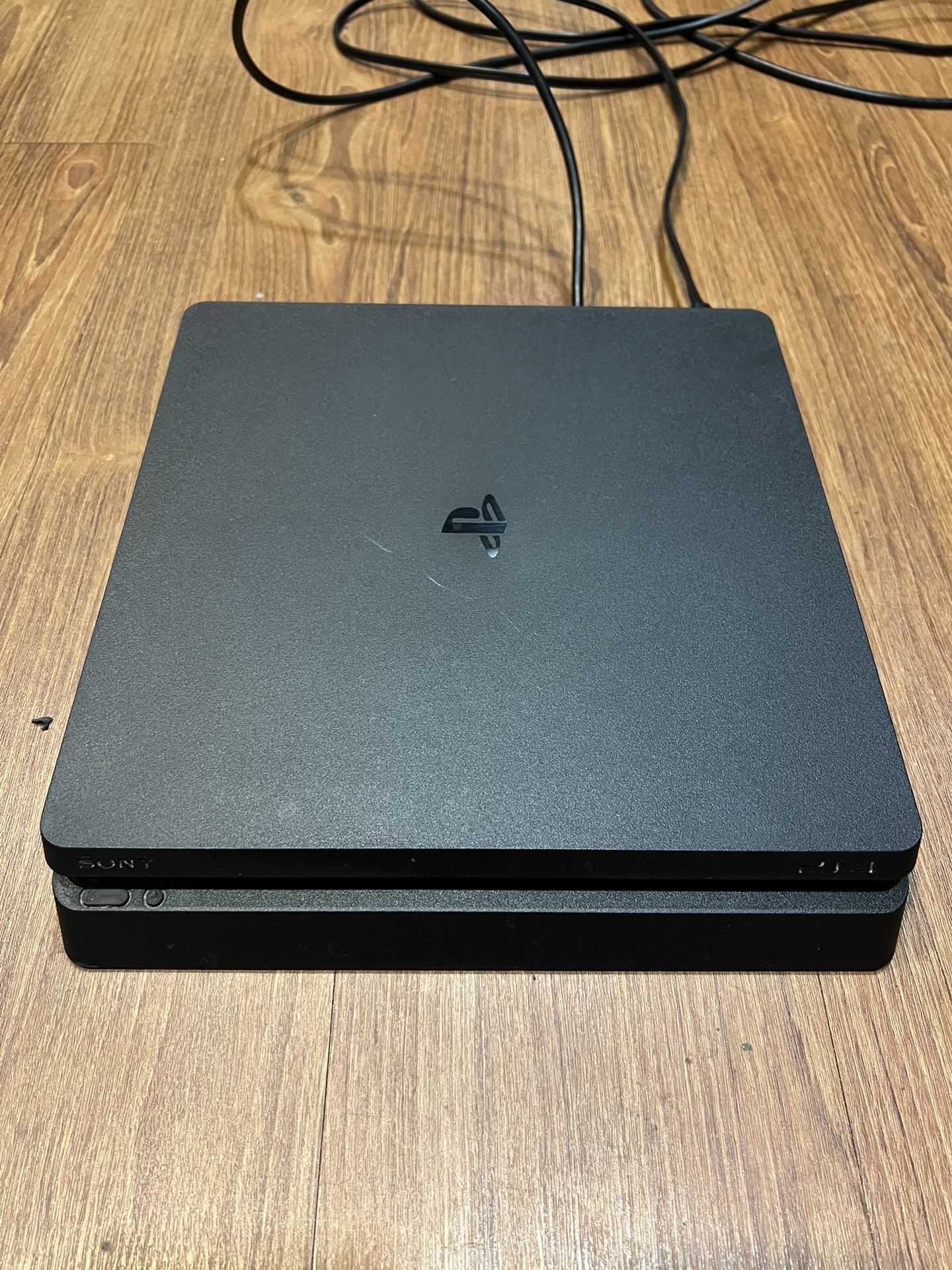 Sony PlayStation 4 Slim CUH-2115B 1TB Video Game Console