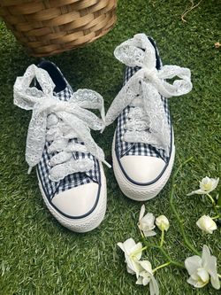 Lace Converse