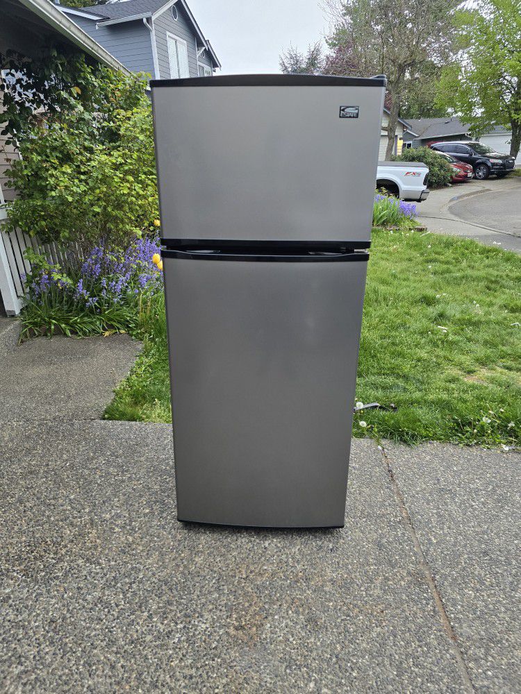 30 Days Warranty (State Fridge Size 28w 28d 67h) I Can Help You With Free Delivery Within 10 Miles Distance 