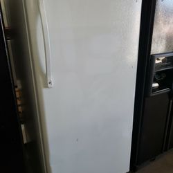 Ge Haier Up Right Freezer 21cf Frost Free