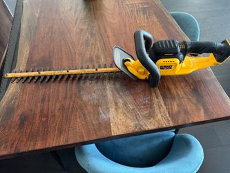 DEWALT 20V Max Cordless Hedge Trimmer