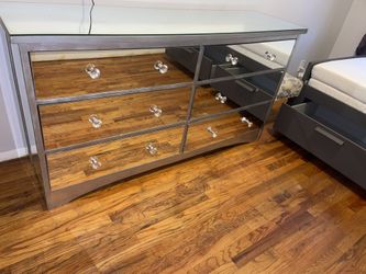 Mirrored dresser
