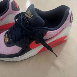 Nike air max size 8   45 firm