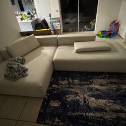 Modani Sectional