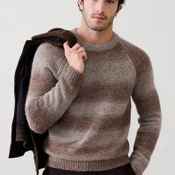 New Men’s Fuzzy Ombré Sweater Size Medium