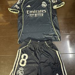 2026 Valverde Real Madrid Champion League Soccer Jersey - Brand New - Size Youth M