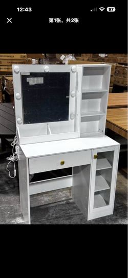 Makeup desk