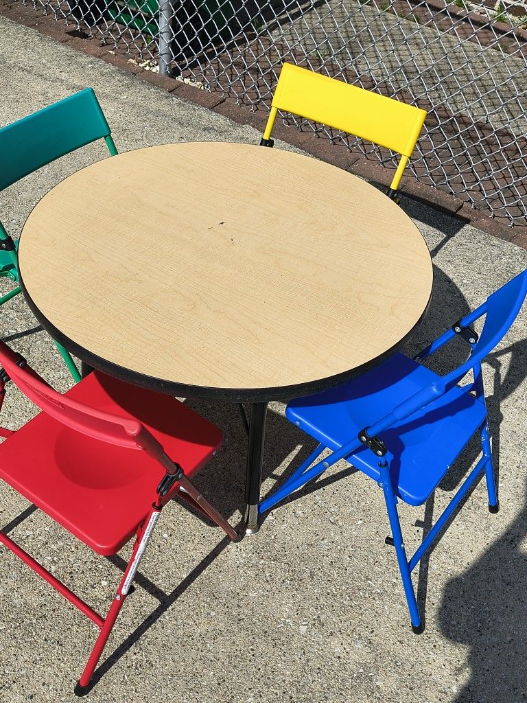 Kids Table And Chairs