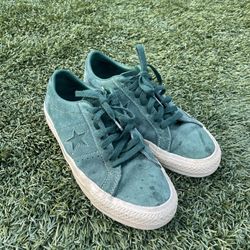 One star Converse 