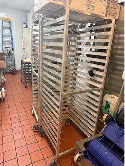 Free - gratis - Estante de 20 niveles para panadería, estante para panadería con ruedas
