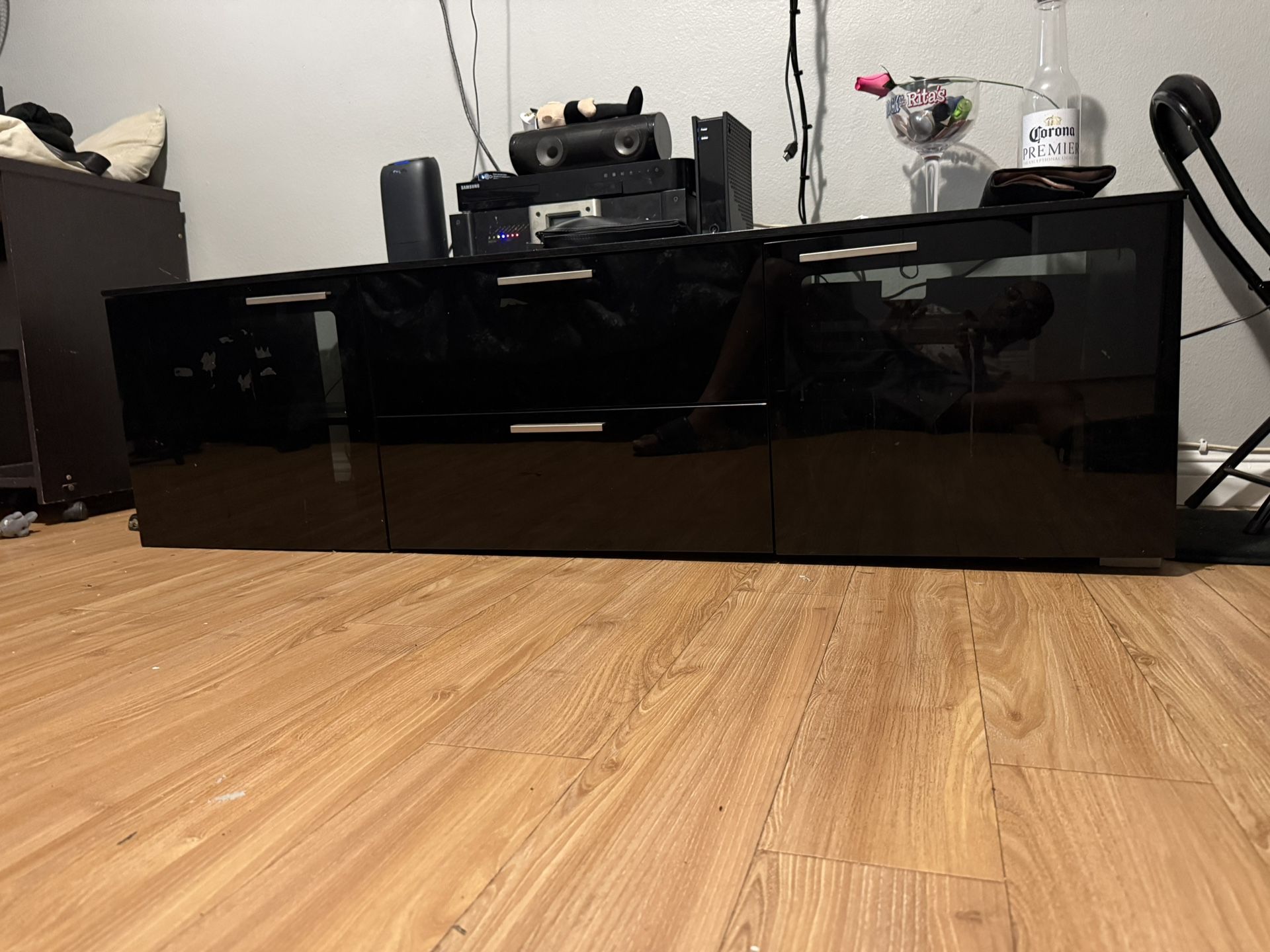 Entertainment center