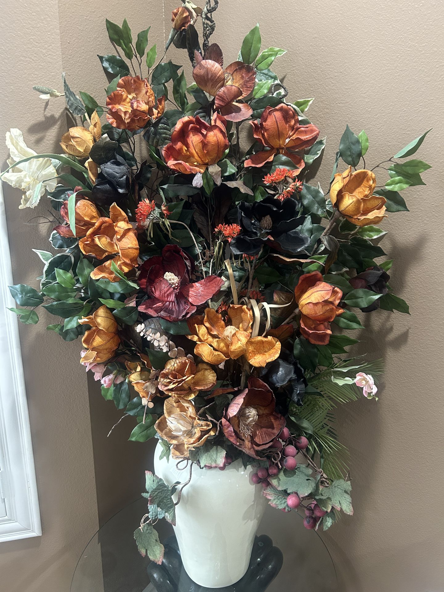 Artificial Arrangement Flowers + Porcelain Vase (PICK UP FONTANA)