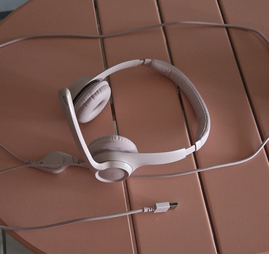 Logitech Headset W/microphone 
