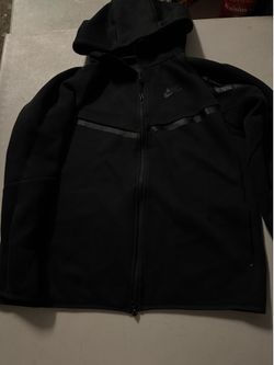 Black Nike tech