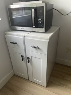 2-Kitchen Cabbinets 12 Wide X 24 Length 32 Height