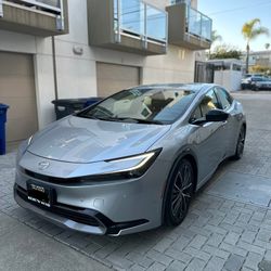 2023 Toyota Prius XLE – Galaxy Gray