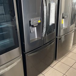 LG REFRIGERATOR BRAND NEW 