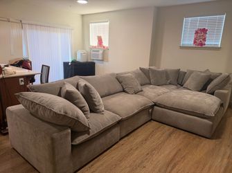 Aiden & Ivy Sectional