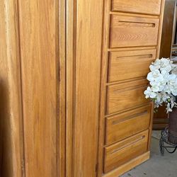 Gorgeous tal  8  drawers closet Thornwood