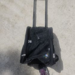 PET BACKPACK ON WHEELS! WITH RETRACTABLE HANDLE