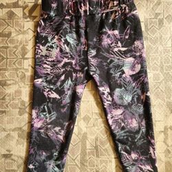 12M Girl's UnderArmor LeafPrint Leggings