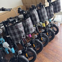 Folding electric bicycle