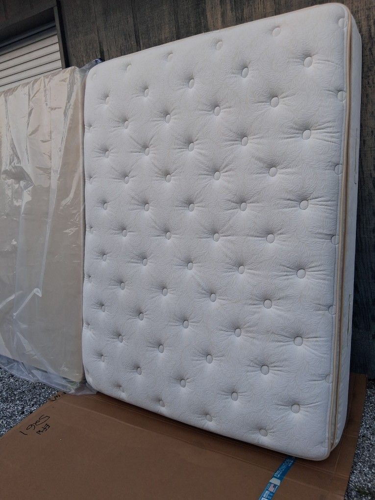 Queen Mattress Set 