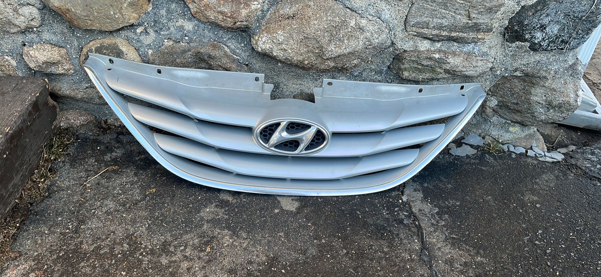 Hyundai Sonata Grill