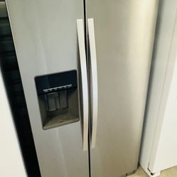 Whirlpool Counter depth Refrigerator 
