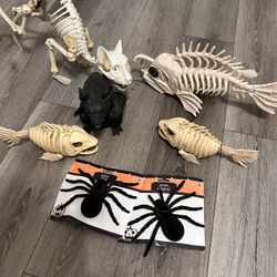 Halloween fish and cat skeletons black rat and big spiders figures they have sounds and lights great condition I used them only for last year 50 for e